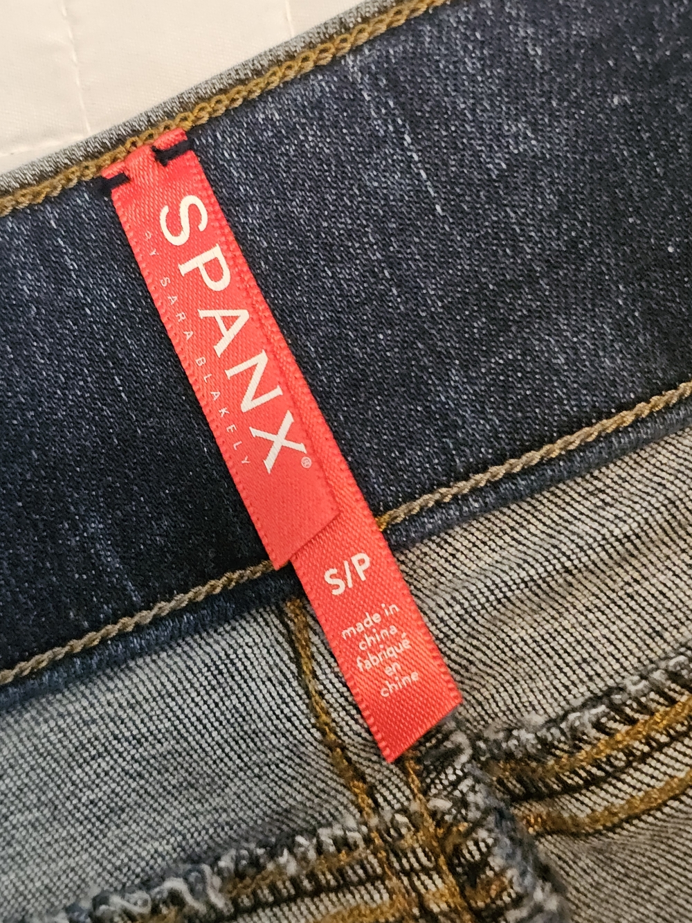 SPANX Distressed Ankle Skinny Jeans Womens Small Pull On Raw Hem Medium Wash - Picture 9 of 10